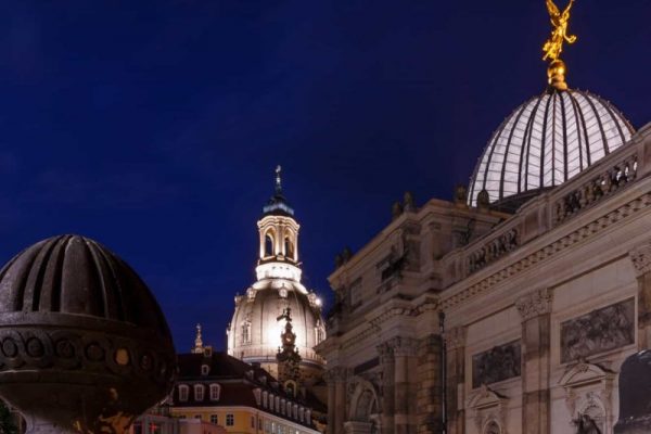 Blick zur Frauenkirche von der Bühlsche Terrasse in Dresden bei